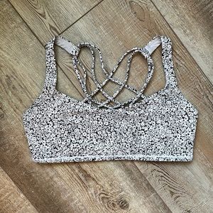 Lululemon Free to be wild bra size 8